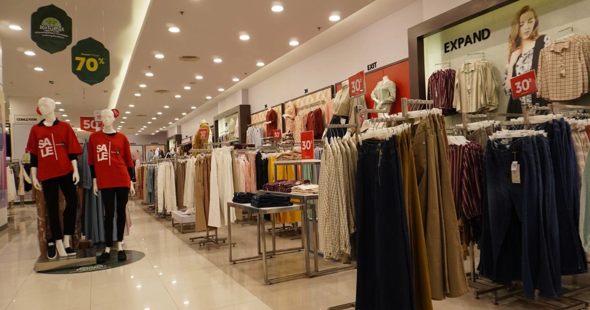 15 Luxury Fashion Stores Celebrities Actually Shop At